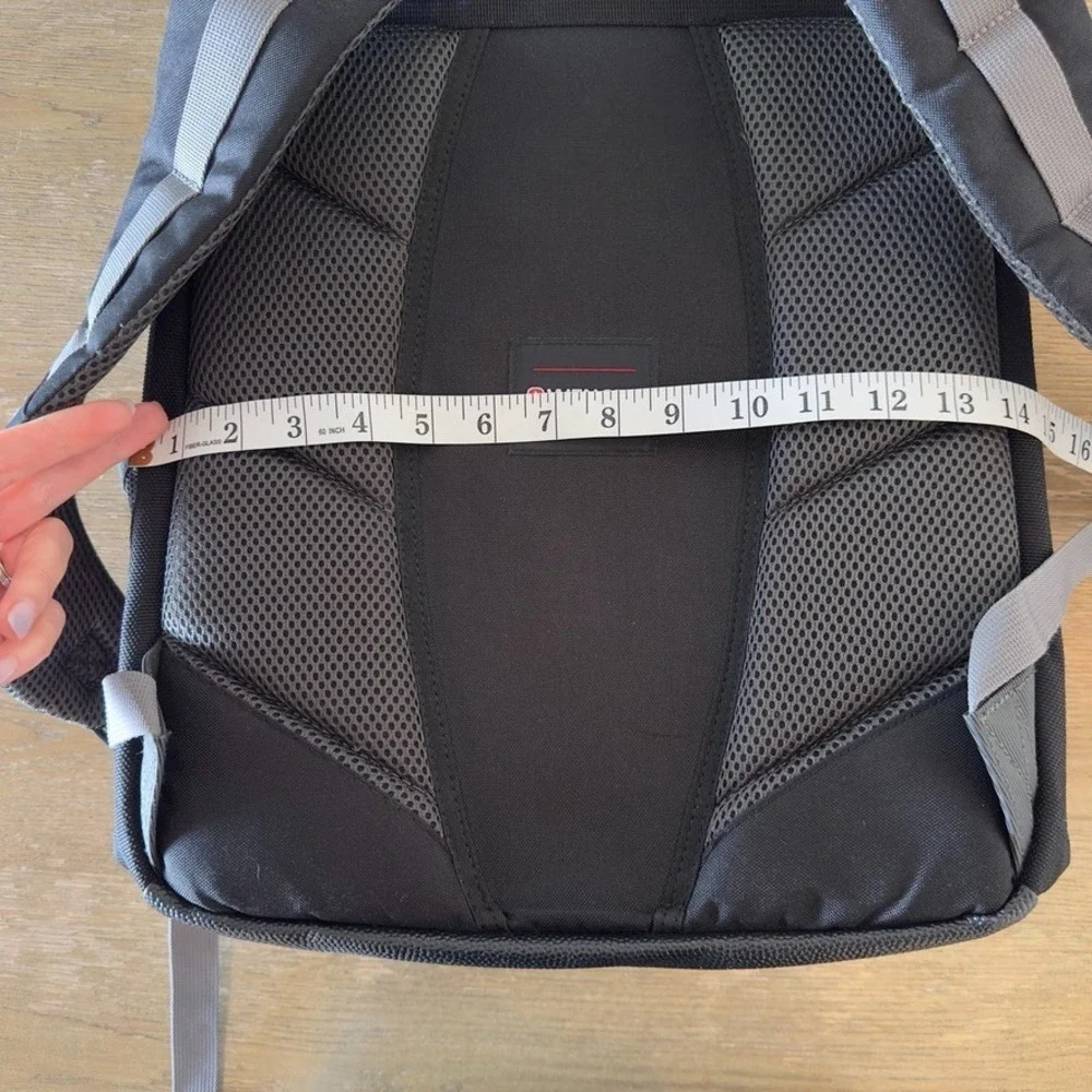 SWISSGEAR Wenger Legacy 16
